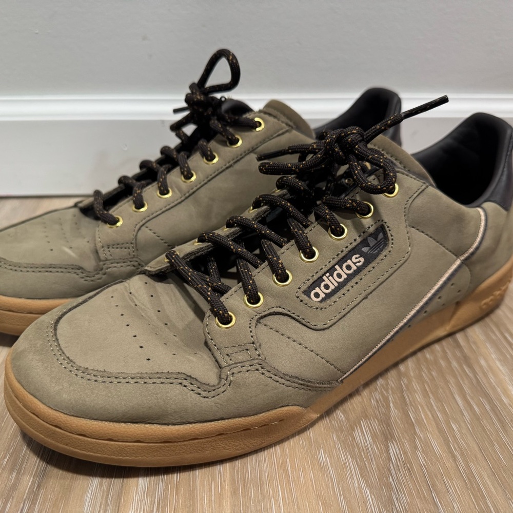 Men’s Adidas continental 80- Sz 10.5